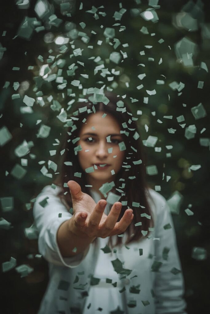 Eco Confetti Cannons with Leaf Shapes

